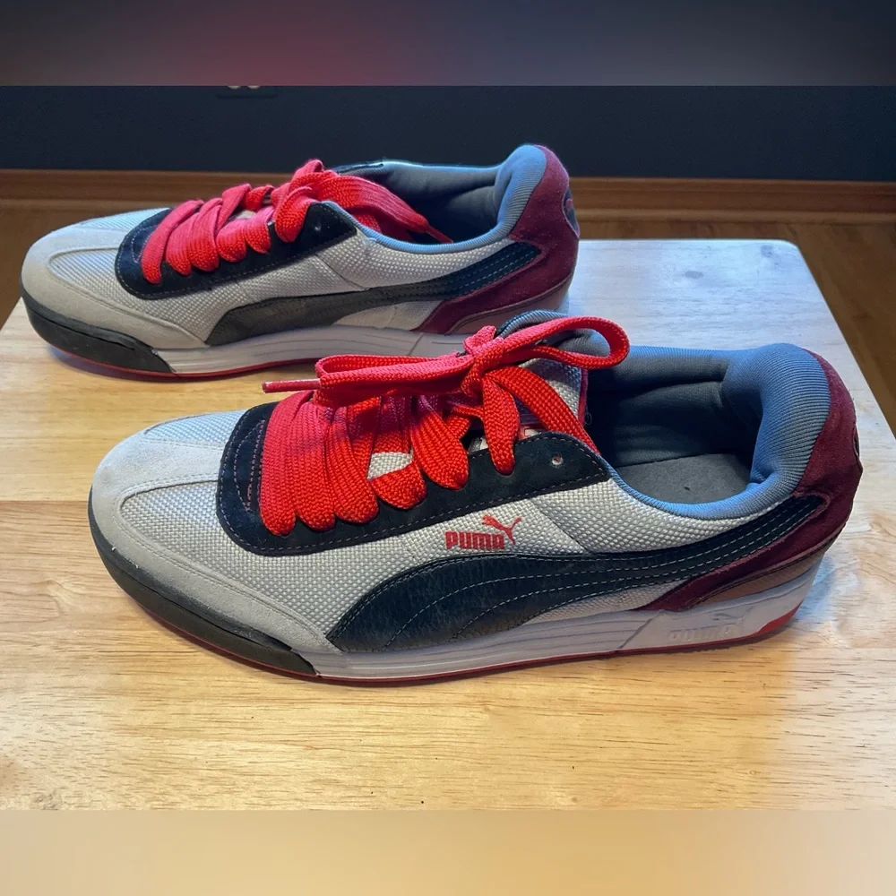 Puma Gray, Red and Black Athletic Shoes. Leather and Textile Upper.